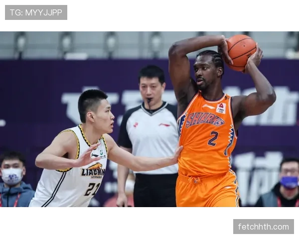 蔚山现代在K联赛上半程持续领先,攻防表现稳定锁定积分榜首位 蔚山现代在K联赛上半程持续领先,攻防表现稳定锁定积分榜首位